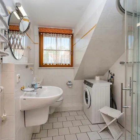 Freesenbruch Reihenhaus 8b - Muschel Zingst